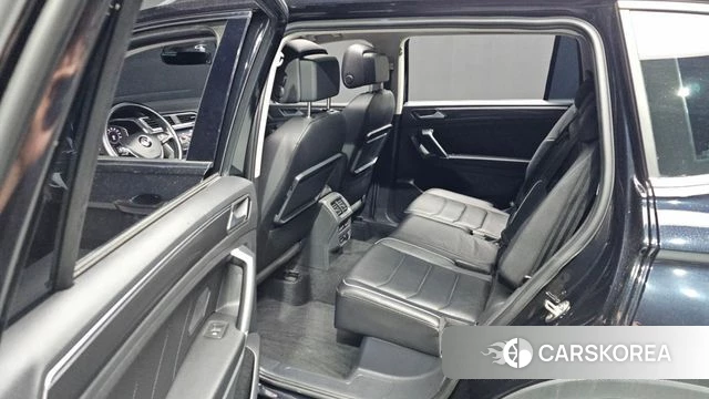 Volkswagen Tiguan Allspace 2020 Черный из Кореи, фото 4