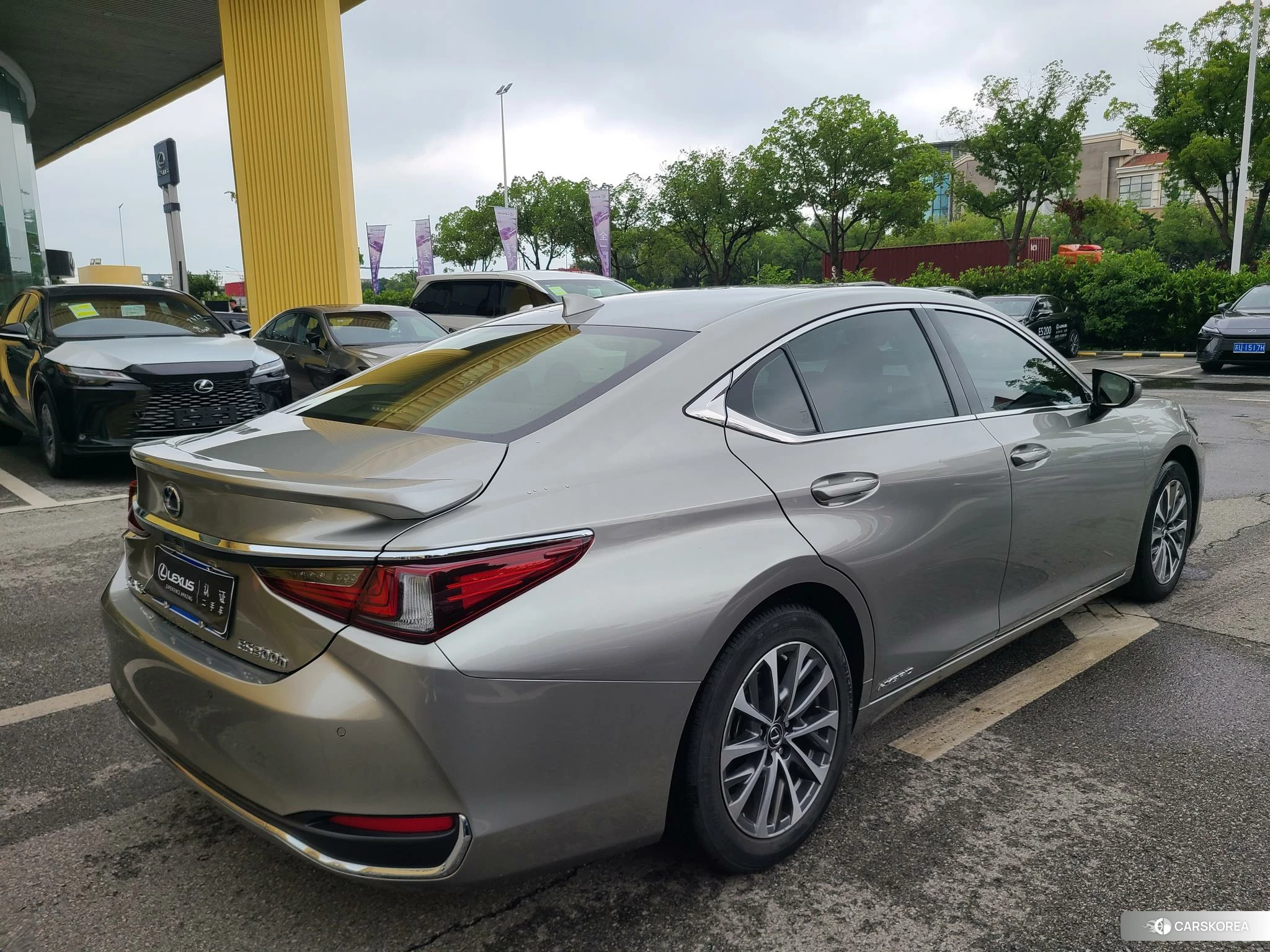 Lexus ES 2021 Серебристо-серый из Китая, фото 4