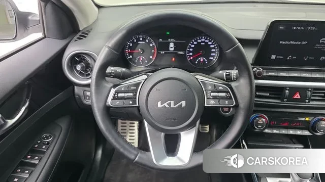 Kia The New K3 2nd generation 2023 Белый из Кореи, фото 4