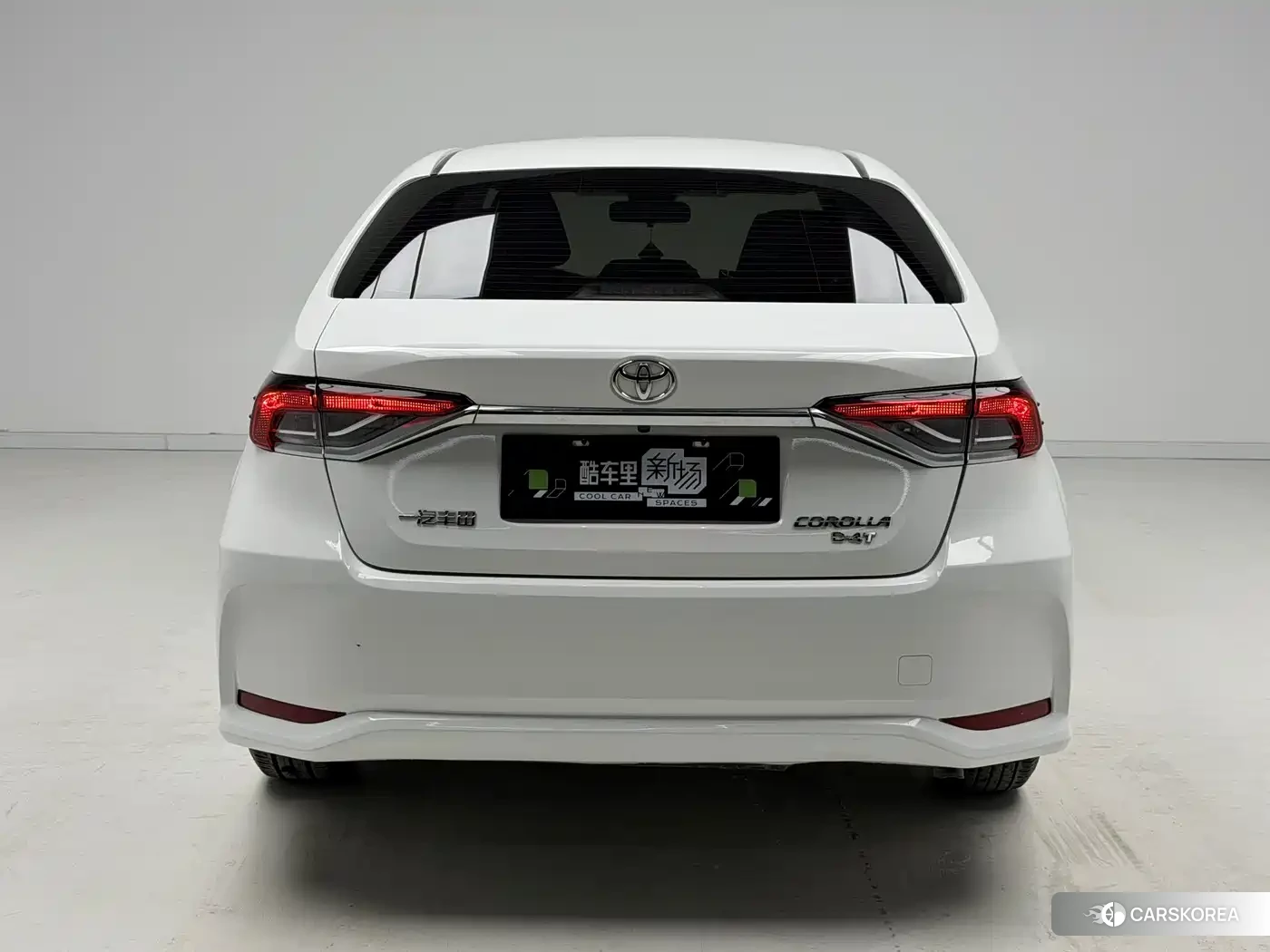 Toyota Corolla 2023 Белый из Китая, фото 4