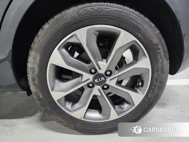 Kia Stonic 2018 Серый из Кореи, фото 4