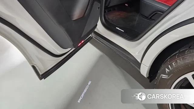 Porsche Cayenne (PO536) 2023 Серебристо-серый из Кореи, фото 4