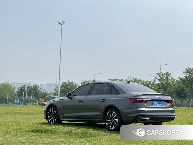 Audi A4L 2024 Темно-серый из Китая, фото 4