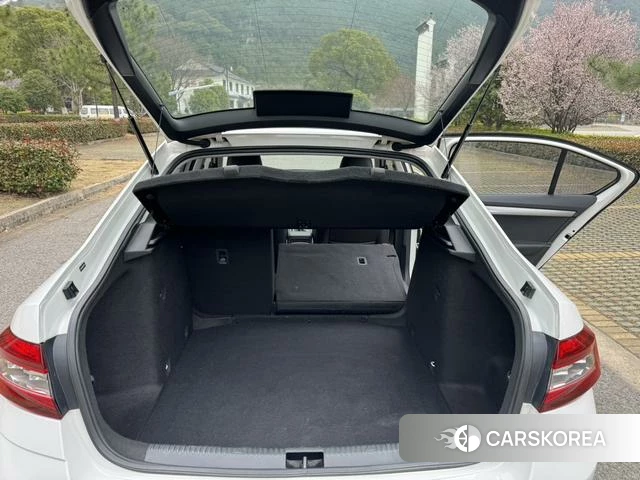 Skoda Octavia 2021 Белый из Китая, фото 4