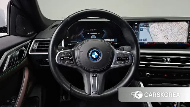 BMW i4 2023 Светло-серебряный цвет из Кореи, фото 4