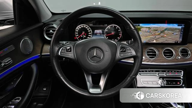 Mercedes-Benz E-Class W213 2018 Серебряный из Кореи, фото 4