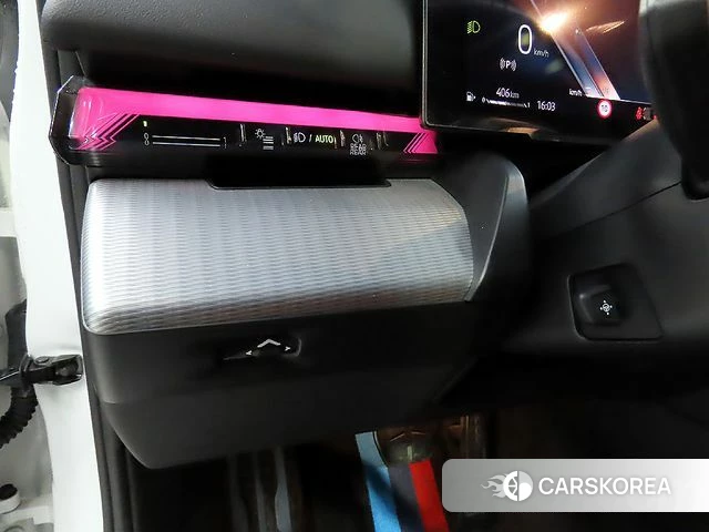 BMW 5 Series (G60) 2024 Белый из Кореи, фото 4