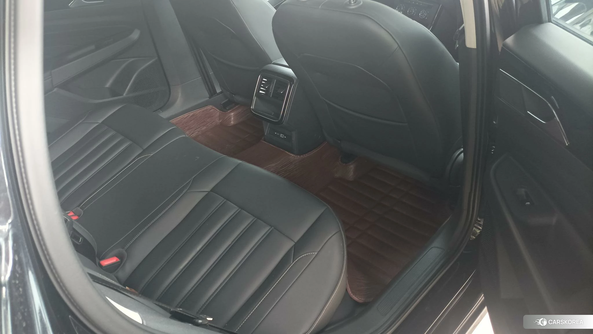 Volkswagen Passat 2020 Черный из Китая, фото 4