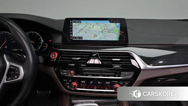 BMW 5 Series (G30) 2018 Белый из Кореи, фото 4