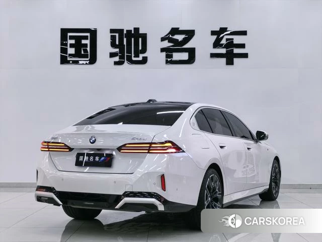 BMW 5 series 2025 Белый из Китая, фото 4