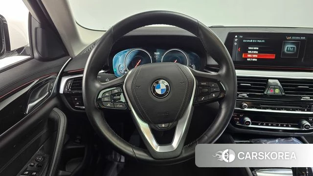 BMW 5 Series (G30) 2018 Белый из Кореи, фото 4