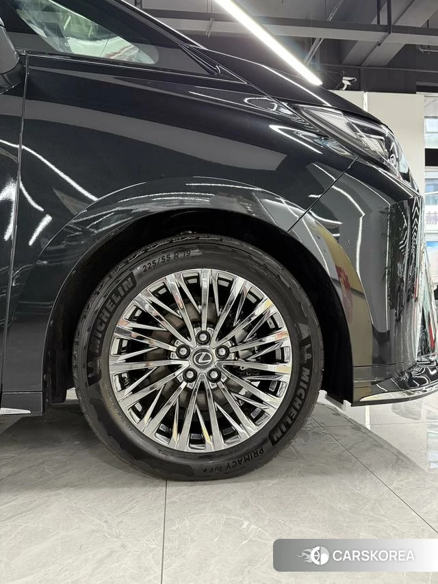 Lexus LM 2025 Черный из Китая, фото 4
