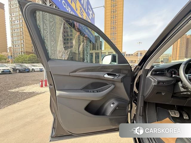 Audi Q6 2024 Черный из Китая, фото 4