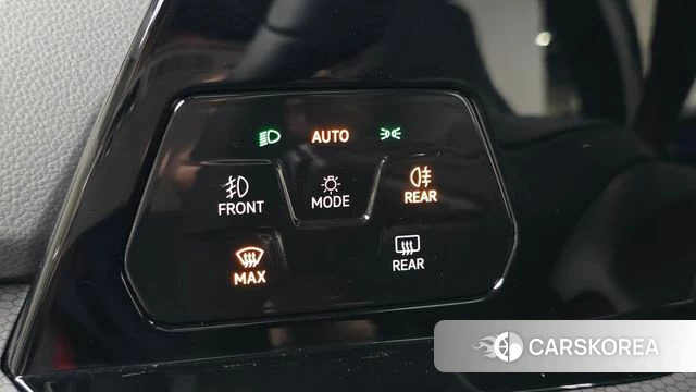 Volkswagen Golf 8th Generation 2024 Черный из Кореи, фото 4