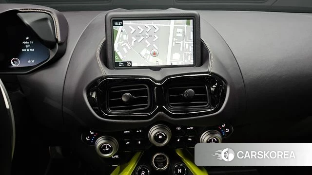 Aston Martin Vantage 2nd Generation 2020 Светло-серебряный цвет из Кореи, фото 4