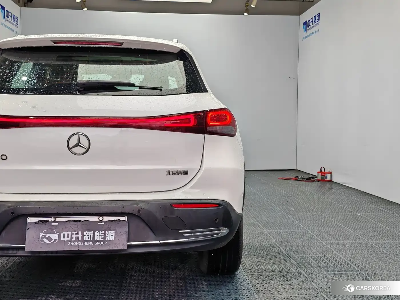 Mercedes-Benz EQA 2023 Белый из Китая, фото 4