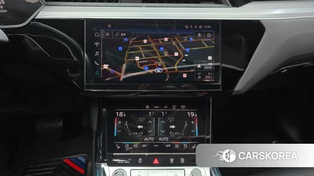 Audi e-Tron 2021 Белый из Кореи, фото 4