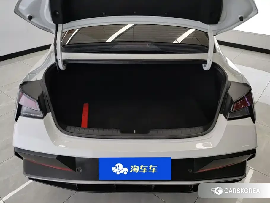 Hyundai Elantra 2024 Белый из Китая, фото 4