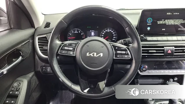 Kia Seltos 2022 Белый из Кореи, фото 4