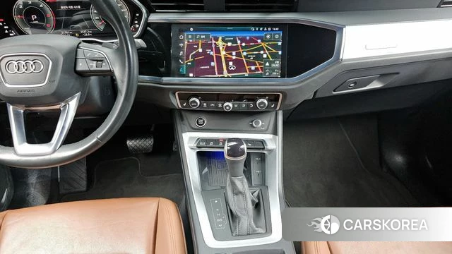 Audi Q3 (F3) 2023 Черный из Кореи, фото 4