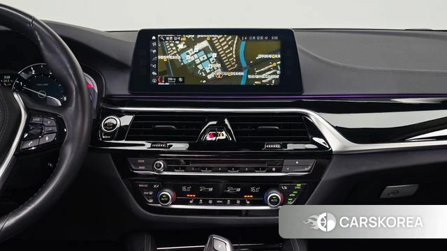BMW 5 Series (G30) 2018 Белый из Кореи, фото 4
