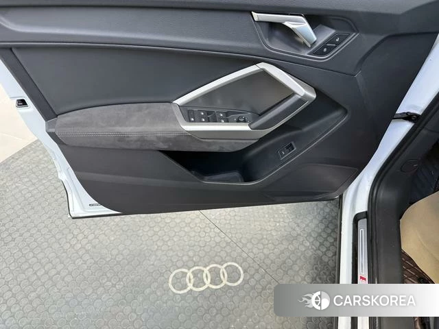 Audi Q3 2023 Белый из Китая, фото 4