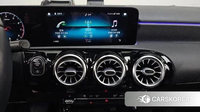 Mercedes-Benz A-Class W177 2021 Белый из Кореи, фото 4