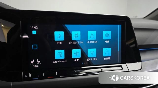 Volkswagen Golf 8th Generation 2024 Черный из Кореи, фото 4