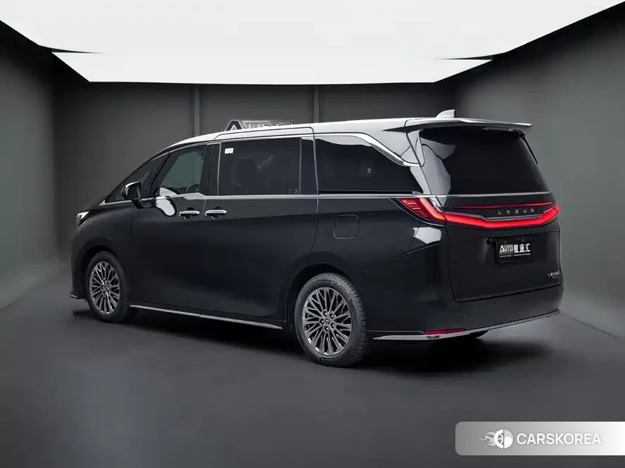 Lexus LM 2025 Черный из Китая, фото 4
