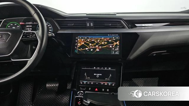 Audi e-Tron 2021 Белый из Кореи, фото 4