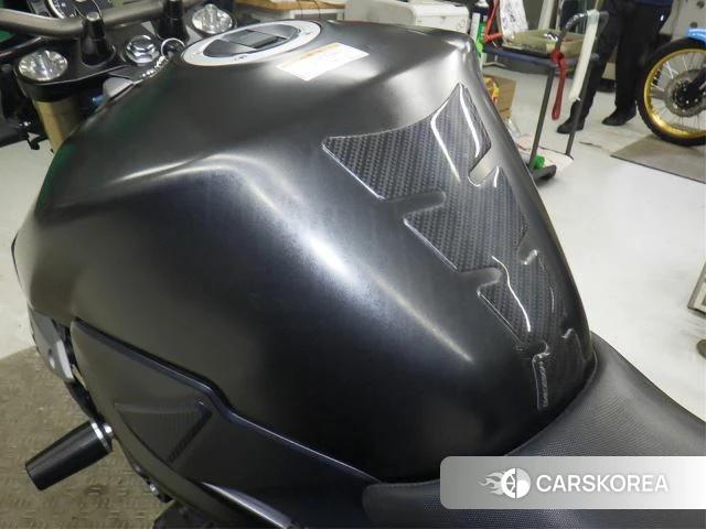 Проданный Suzuki GSR750 ABS id 4012139 из Японии, фото 3