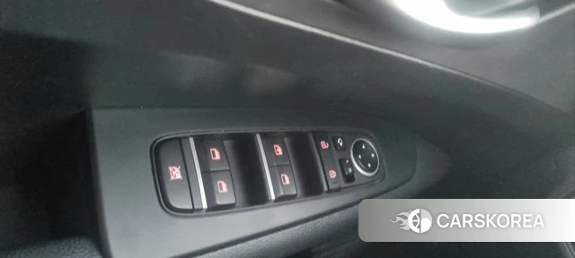 Kia The New K3 2nd generation 2023 Белый из Кореи, фото 4