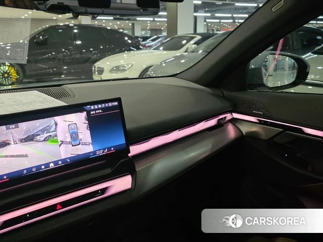 BMW 5 Series (G60) 2024 Серебристо-серый из Кореи, фото 4