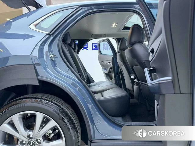 Mazda CX-30 2021 Темно-серый из Китая, фото 4