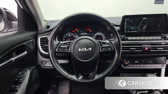 Kia Seltos 2022 Белый из Кореи, фото 4