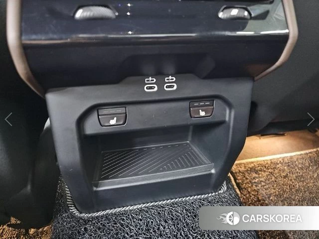 BMW 5 Series (G60) 2024 Светло-серебряный цвет из Кореи, фото 4