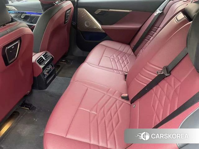 BMW 5 series 2025 Черный из Китая, фото 4