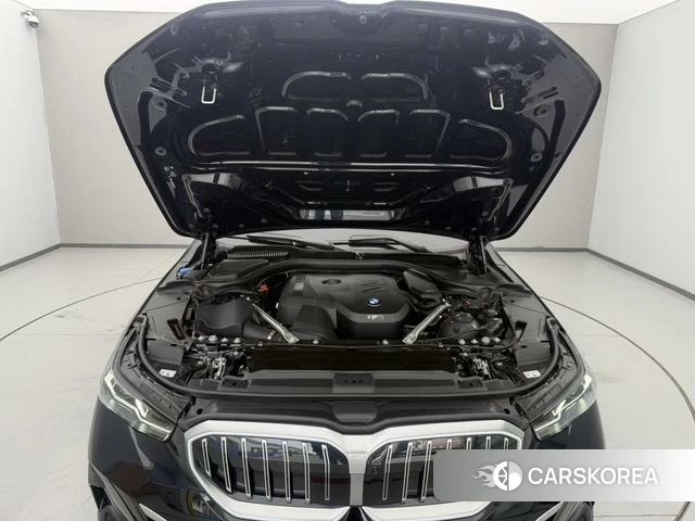 BMW 5 series 2025 Черный из Китая, фото 4
