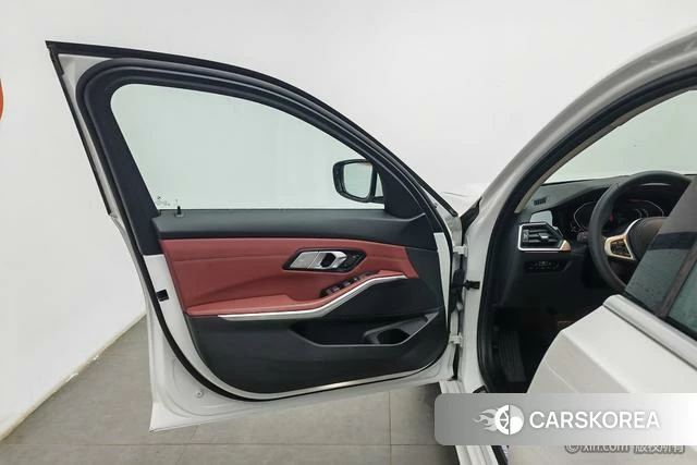 BMW 3 series 2022 Белый из Китая, фото 4