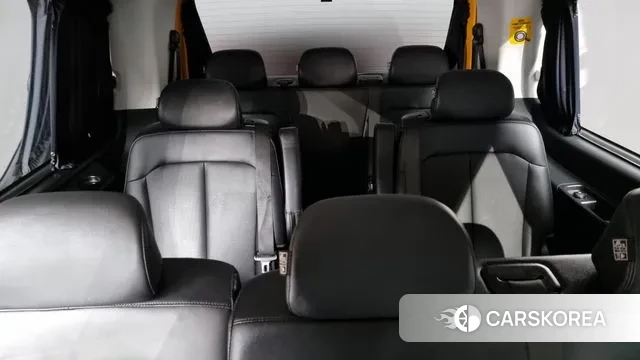 Hyundai Staria 2023 Желтый из Кореи, фото 4