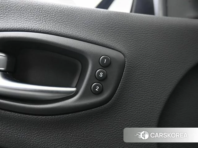 Jeep Compass 2nd Generation 2018 Серебристо-серый из Кореи, фото 4