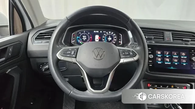 Volkswagen Tiguan second Generation 2021 Белый из Кореи, фото 4