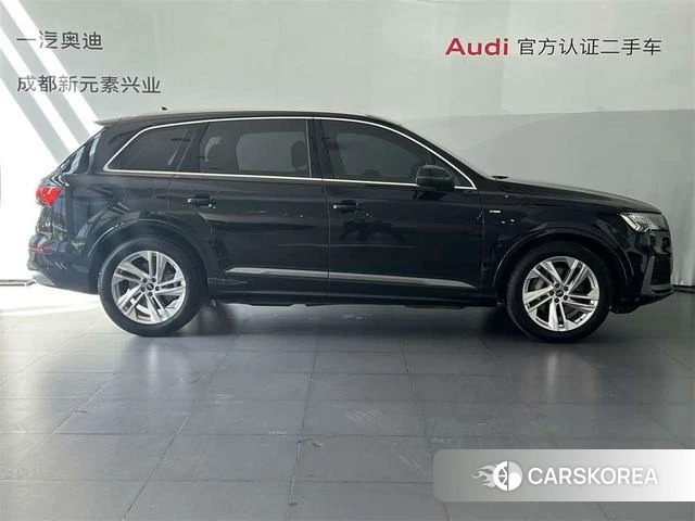Audi Q7 2021 Черный из Китая, фото 4