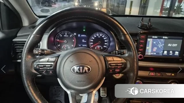 Kia Stonic 2018 Белый из Кореи, фото 4