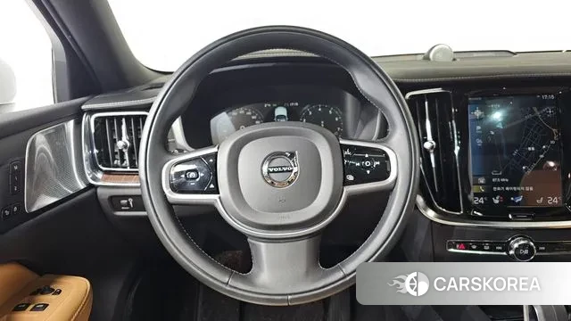 Volvo V60 Cross-Country 2nd Generation 2021 Белый из Кореи, фото 4