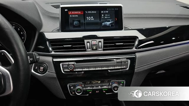 BMW X1 (F48) 2022 Черный из Кореи, фото 4