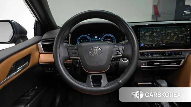 Toyota Camry (XV80) 2025 Серебристо-серый из Кореи, фото 4