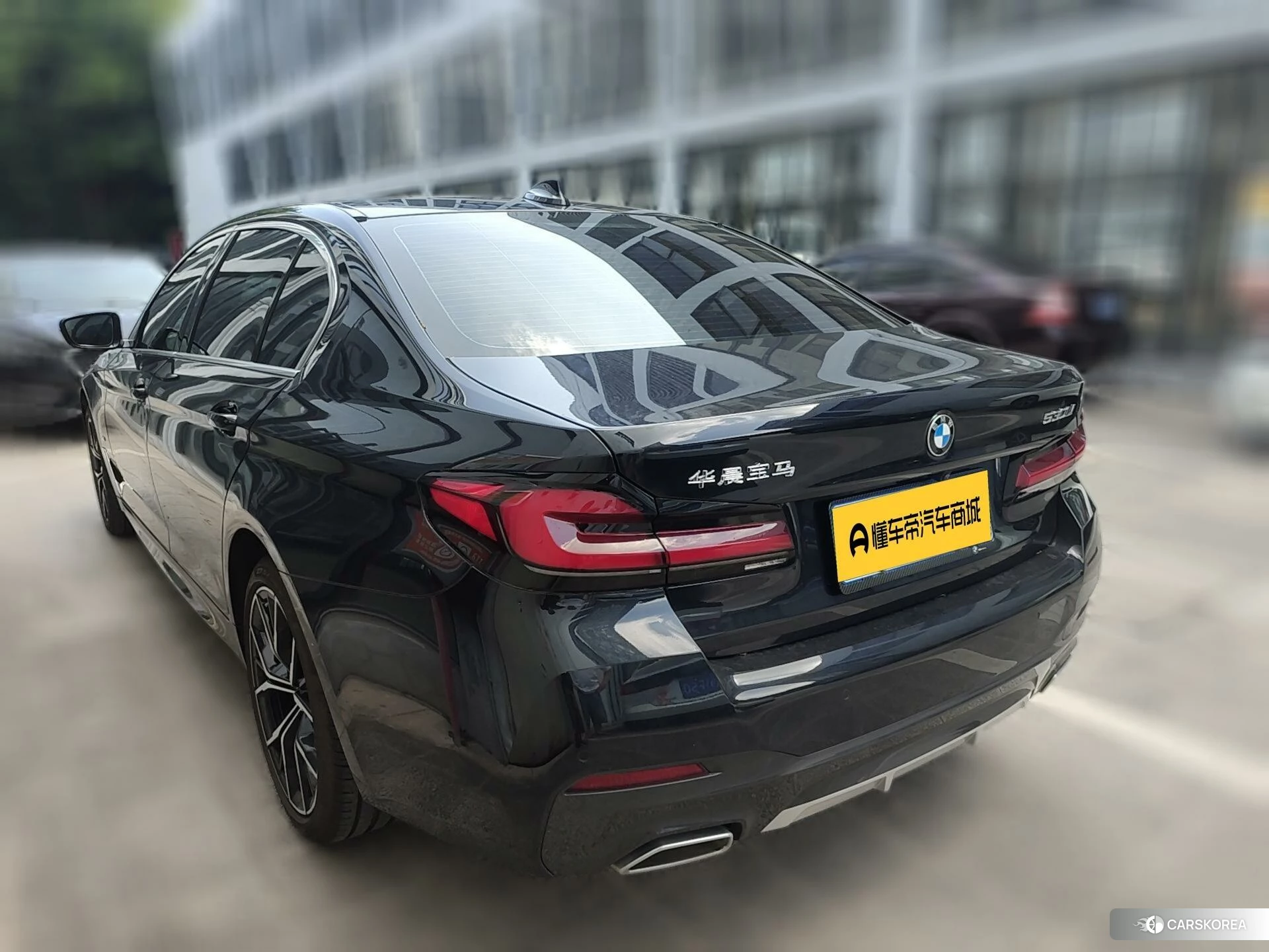 BMW 5 series 2022 Черный из Китая, фото 4