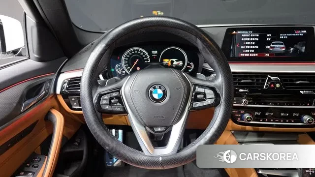 BMW 5 Series (G30) 2018 Белый из Кореи, фото 4