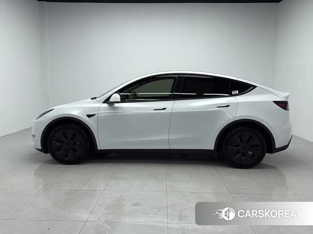 Tesla Model Y 2023 Белый из Китая, фото 4